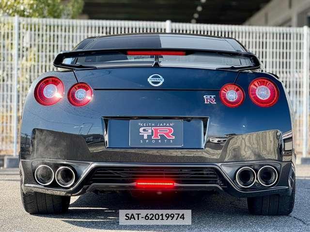 Nissan GT-R 2016-03 7823254-3