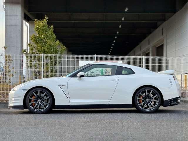 Nissan GT-R 2014-01 7823256-4