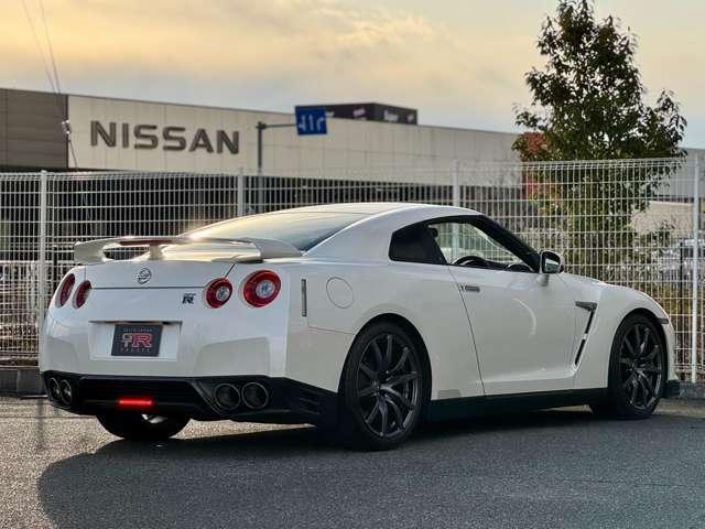 Nissan GT-R 2014-01 7823256-7