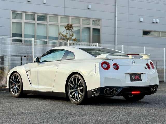 Nissan GT-R 2014-01 7823256-9