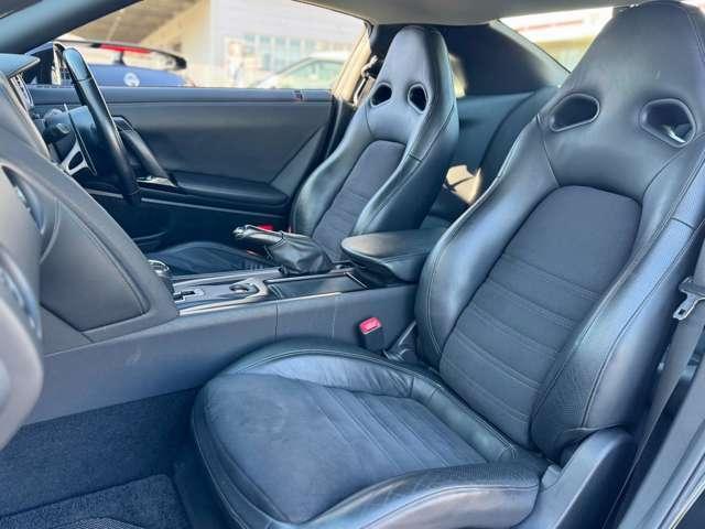 Nissan GT-R 2012-03 7823257-12
