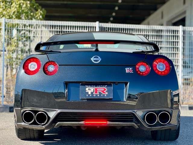 Nissan GT-R 2012-03 7823257-2