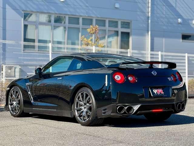 Nissan GT-R 2012-03 7823257-9