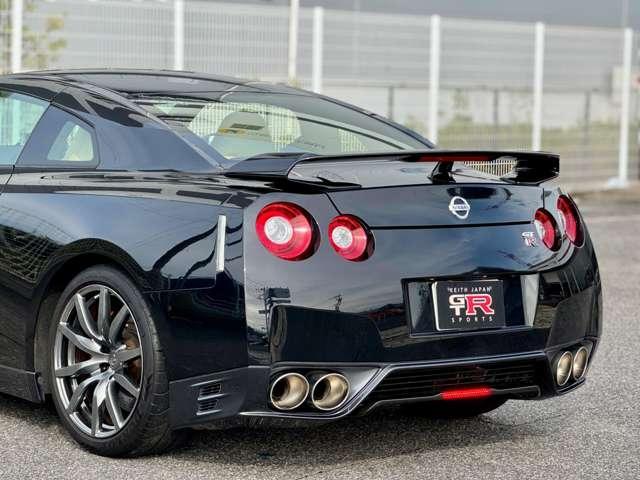 Nissan GT-R 2015-05 7823258-10