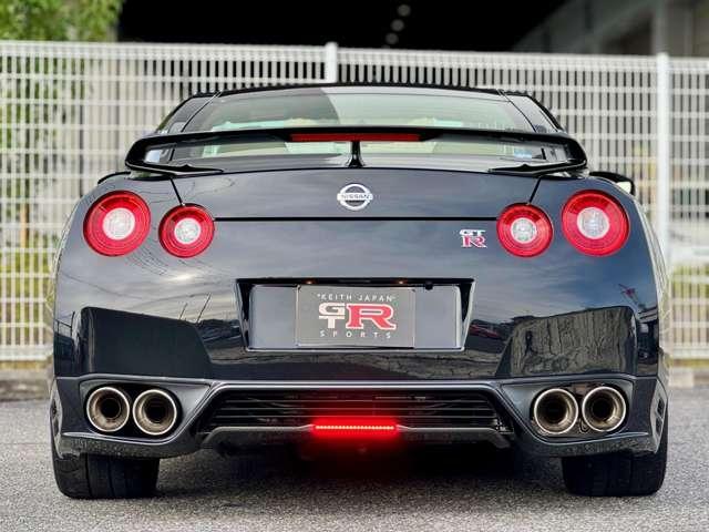 Nissan GT-R 2015-05 7823258-3