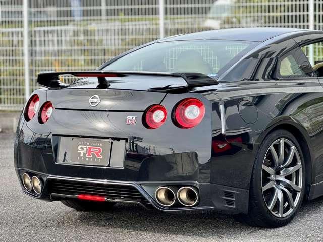 Nissan GT-R 2015-05 7823258-9