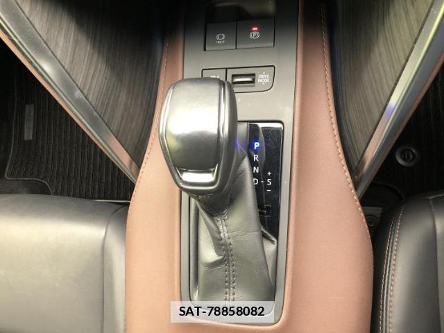 Toyota HARRIER HYBRID 2022-06 7813642-17