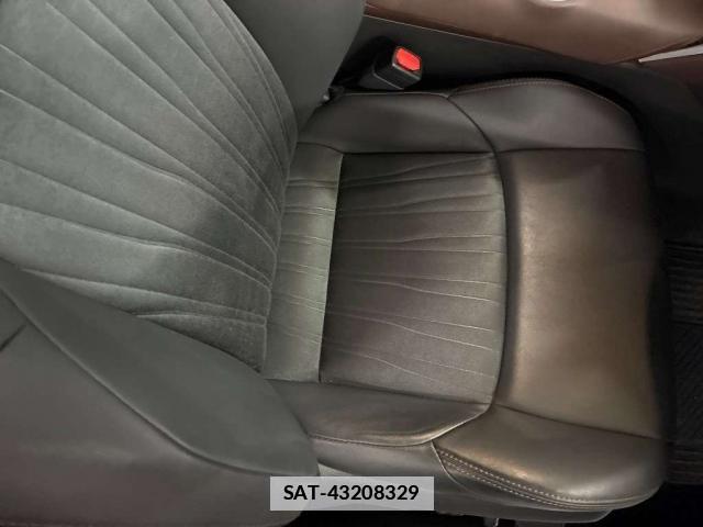 Toyota HARRIER 2022-03 7811460-11