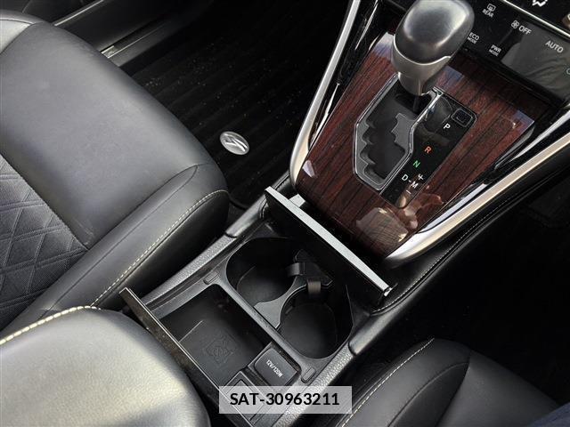 Toyota HARRIER 2016-11 7812371-19