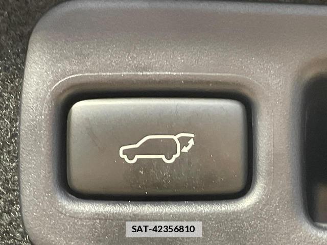 Toyota HARRIER 2017-10 7819375-4
