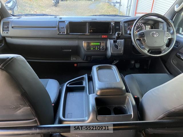 Toyota HIACE VAN 2023-02 7812322-3