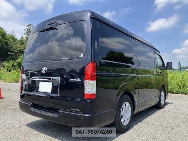 Toyota HIACE VAN 2024-04 7812353-1