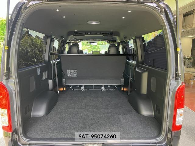 Toyota HIACE VAN 2024-04 7812353-6