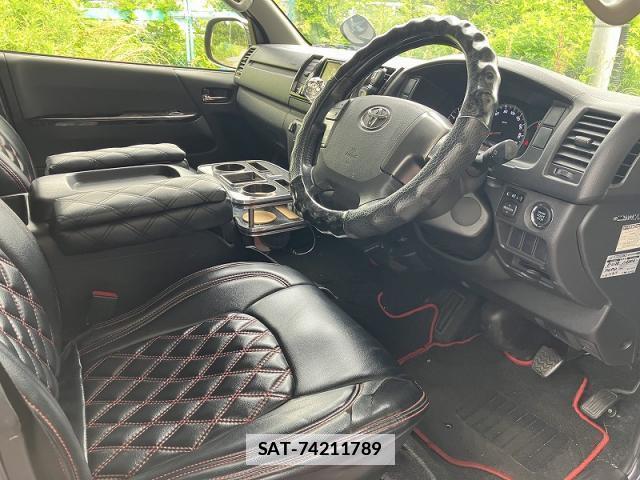 Toyota HIACE VAN 2017-06 7812354-4