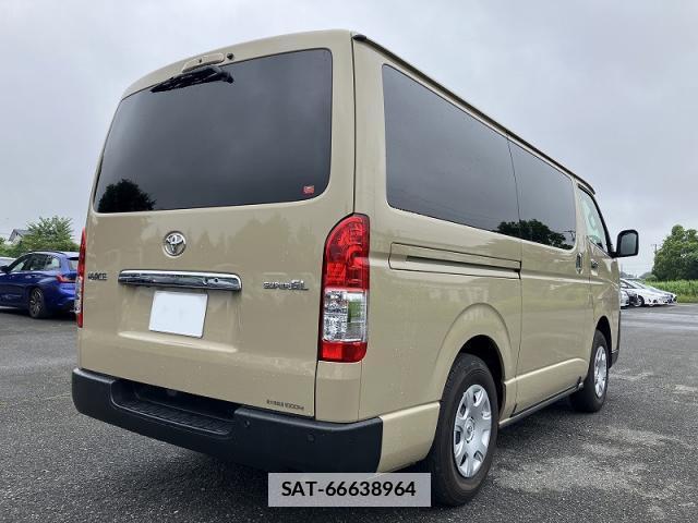 Toyota HIACE VAN 2024-03 7812356-1