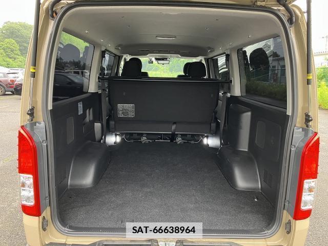 Toyota HIACE VAN 2024-03 7812356-6