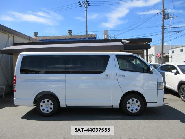 Toyota HIACE VAN 2025-07 7812449-2