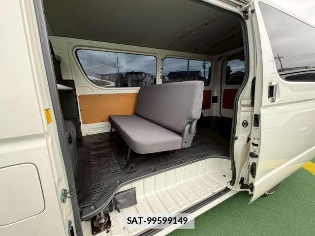 Toyota HIACE VAN 2014-02 7812682-11