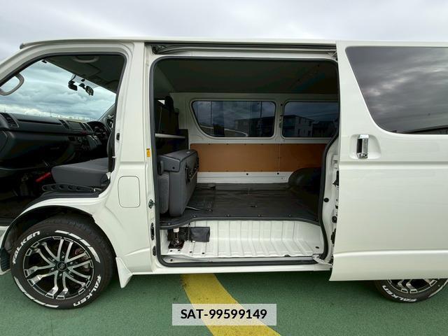 Toyota HIACE VAN 2014-02 7812682-19
