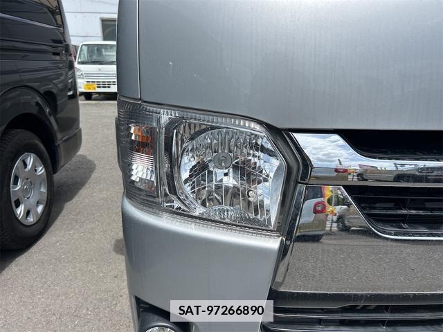 Toyota HIACE VAN 2021-01 7812798-16