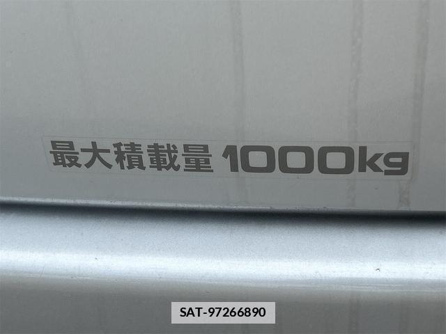 Toyota HIACE VAN 2021-01 7812798-18