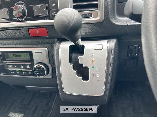 Toyota HIACE VAN 2021-01 7812798-5