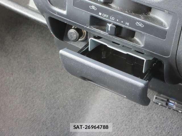 Toyota HIACE VAN 2008-07 7813533-17