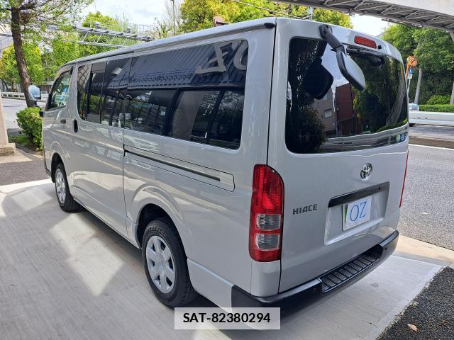 Toyota HIACE VAN 2012-07 7813685-13