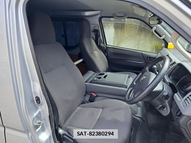 Toyota HIACE VAN 2012-07 7813685-18