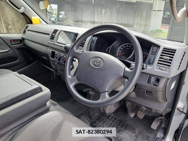 Toyota HIACE VAN 2012-07 7813685-19