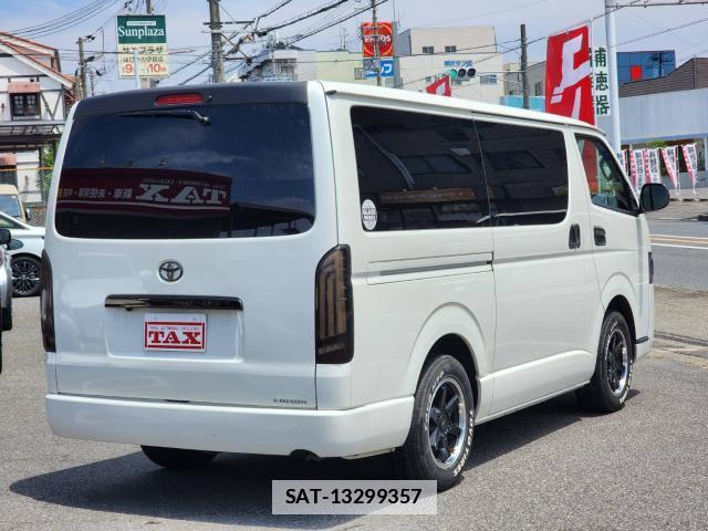 Toyota HIACE VAN 2018-04 7813907-1