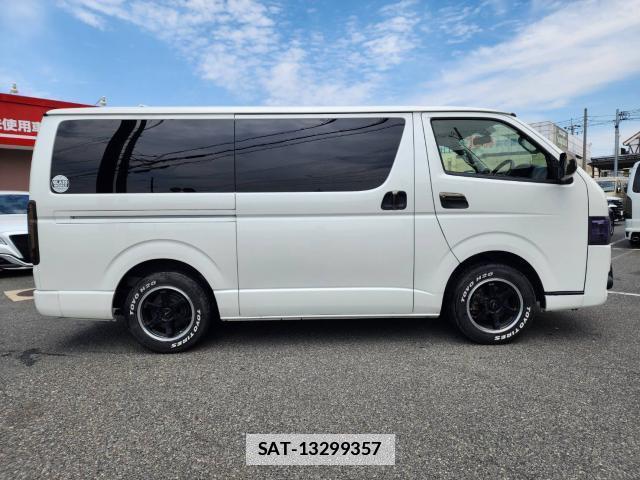 Toyota HIACE VAN 2018-04 7813907-10