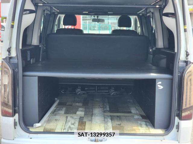 Toyota HIACE VAN 2018-04 7813907-11