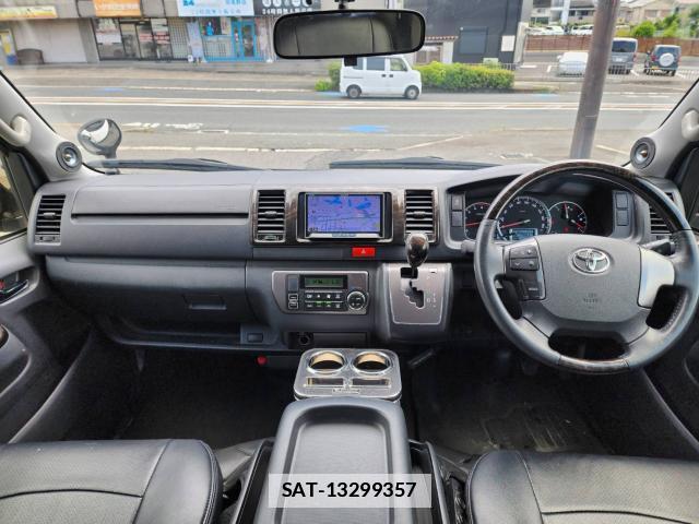 Toyota HIACE VAN 2018-04 7813907-2