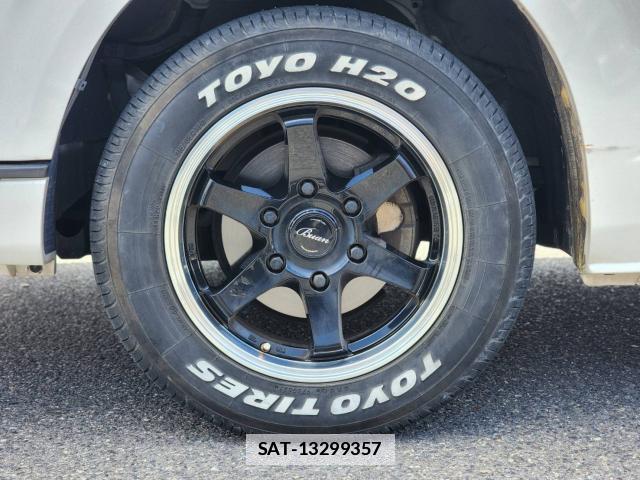 Toyota HIACE VAN 2018-04 7813907-3