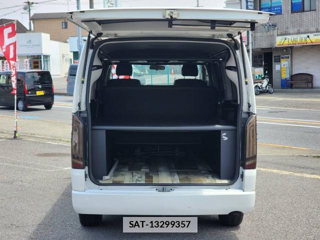 Toyota HIACE VAN 2018-04 7813907-6