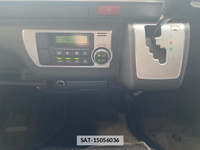 Toyota HIACE VAN 2016-04 7814672-11