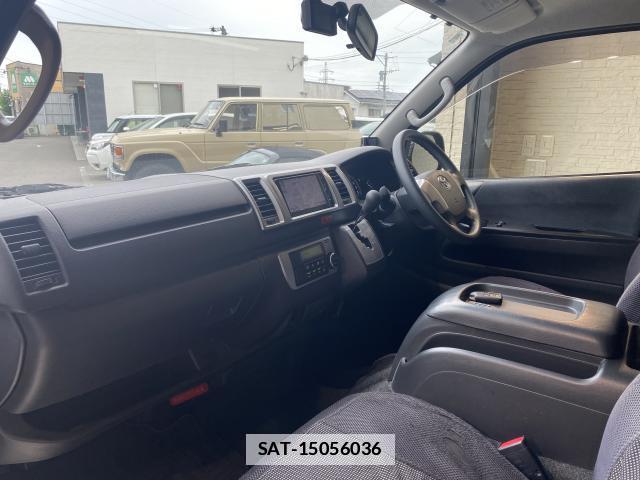 Toyota HIACE VAN 2016-04 7814672-15