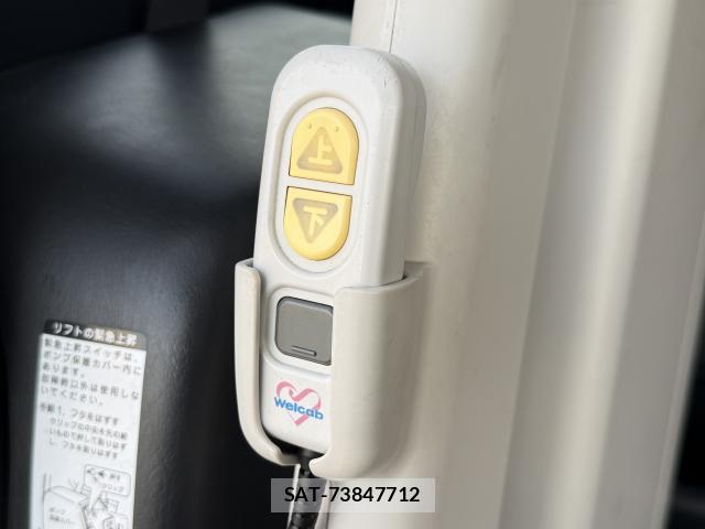 Toyota HIACE VAN 2015-09 7815277-7