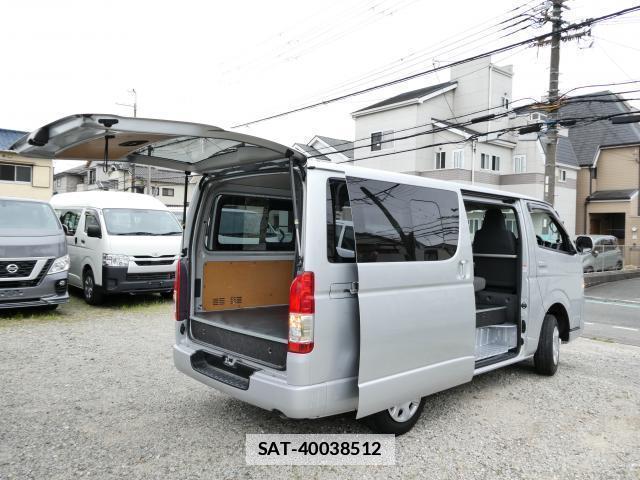 Toyota HIACE VAN 2017-06 7815298-11