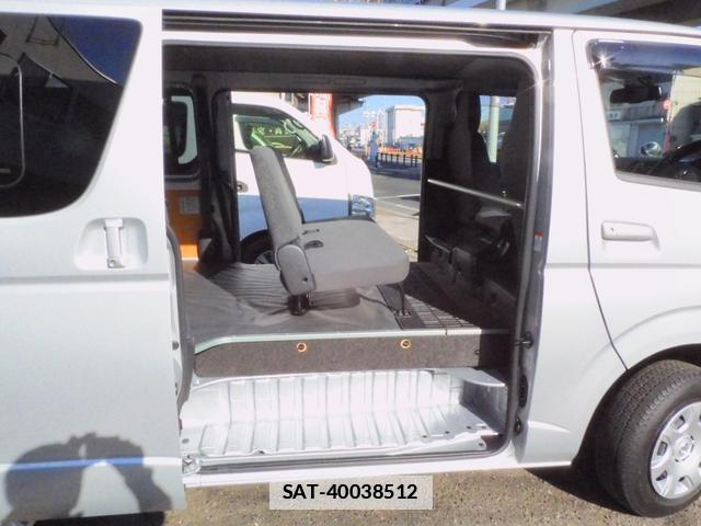 Toyota HIACE VAN 2017-06 7815298-14