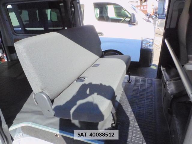 Toyota HIACE VAN 2017-06 7815298-15