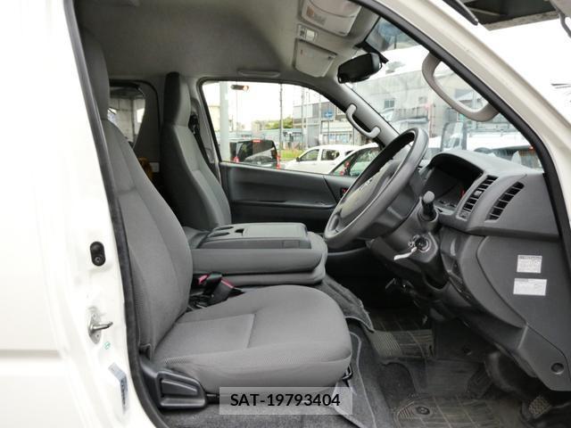 Toyota HIACE VAN 2015-04 7815300-19