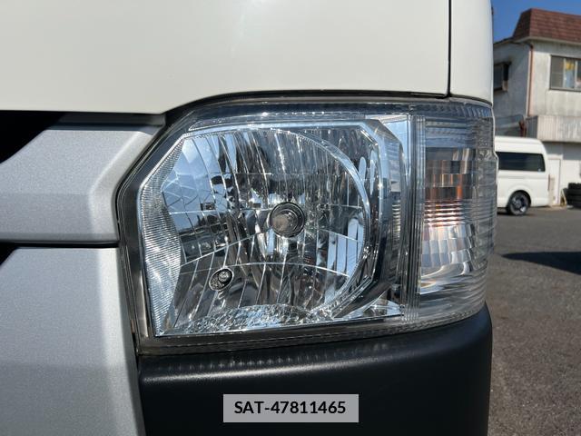 Toyota HIACE VAN 2018-12 7816077-11