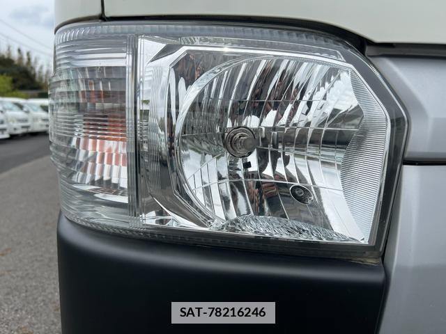 Toyota HIACE VAN 2019-02 7816081-10