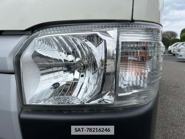 Toyota HIACE VAN 2019-02 7816081-11