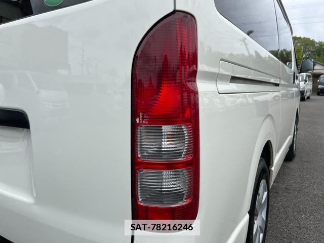 Toyota HIACE VAN 2019-02 7816081-13