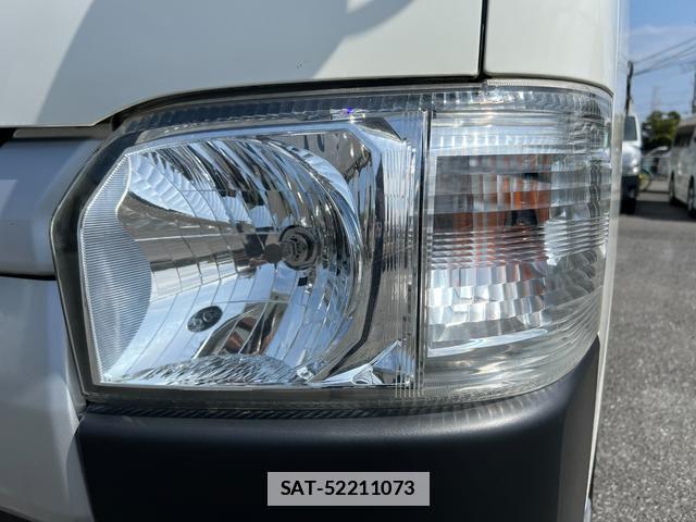 Toyota HIACE VAN 2016-12 7816082-11