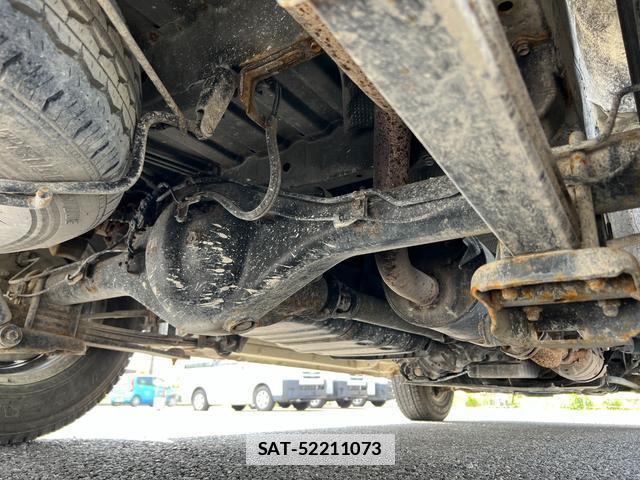 Toyota HIACE VAN 2016-12 7816082-16