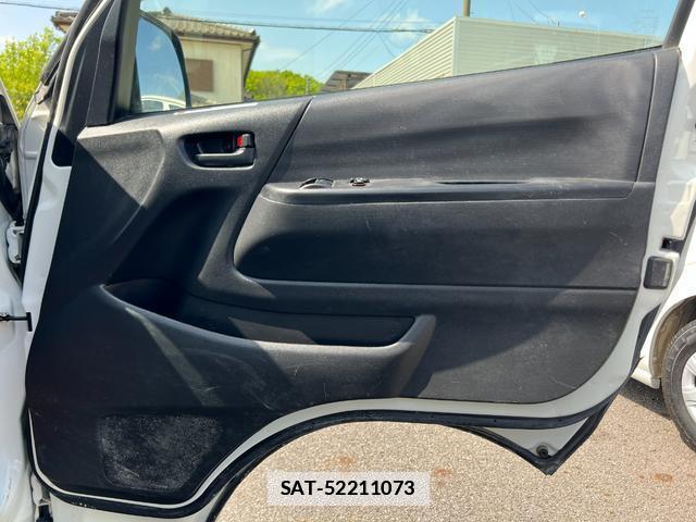 Toyota HIACE VAN 2016-12 7816082-18